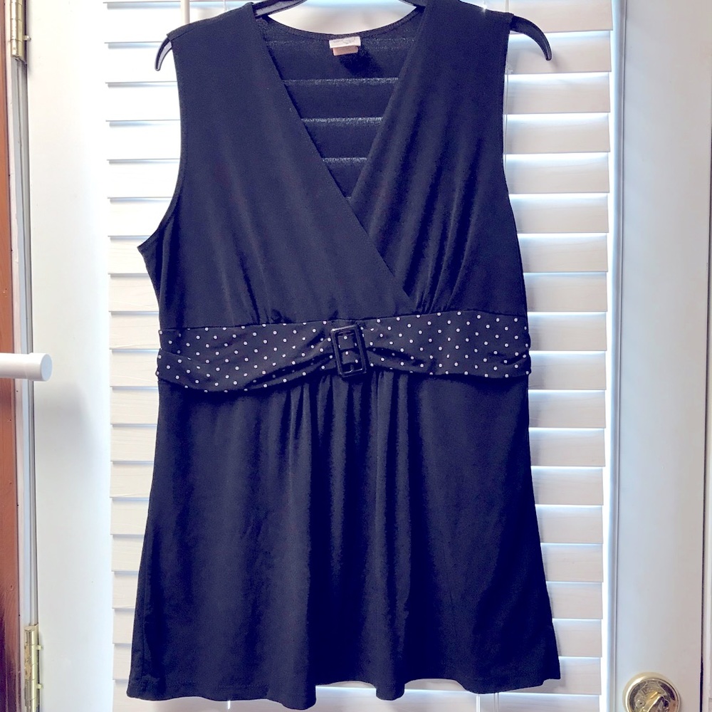 Black belted tank - Picture 1 of 4